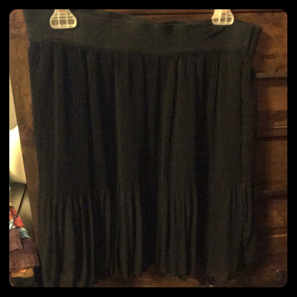 Black pleated skirt